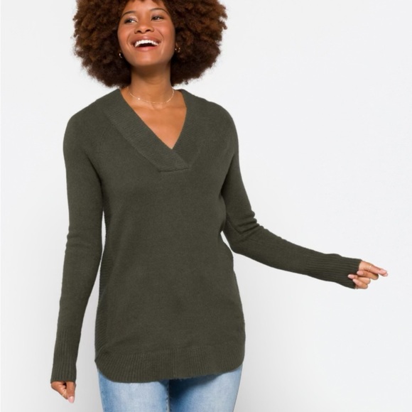 RD Style Sweaters - RD Style Janet V-Neck Sweater